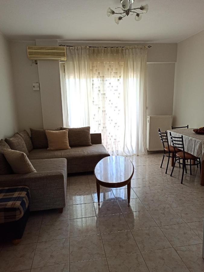 1 Bedroom Apartment In Nea Kallikrateia Екстер'єр фото
