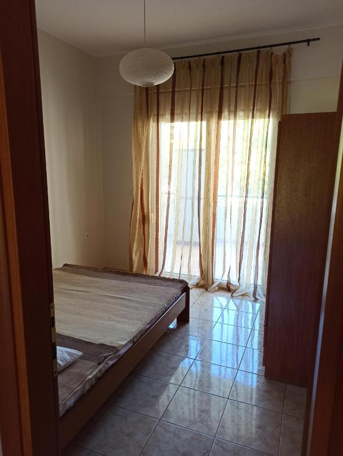 1 Bedroom Apartment In Nea Kallikrateia Екстер'єр фото