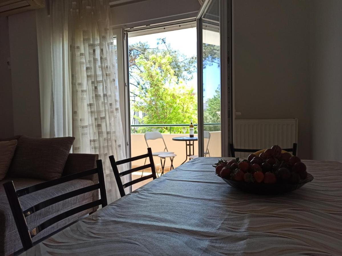 1 Bedroom Apartment In Nea Kallikrateia Екстер'єр фото