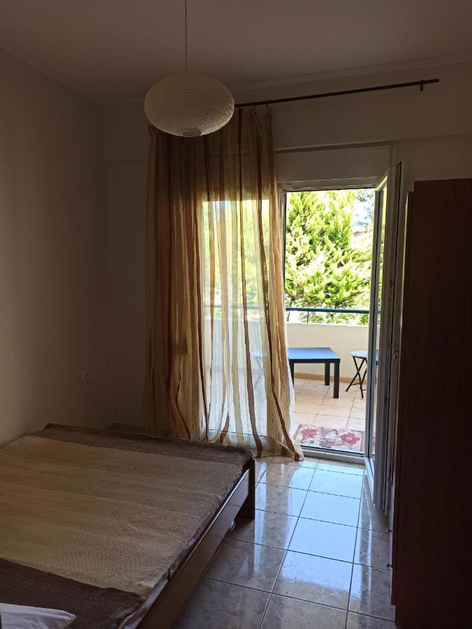 1 Bedroom Apartment In Nea Kallikrateia Екстер'єр фото