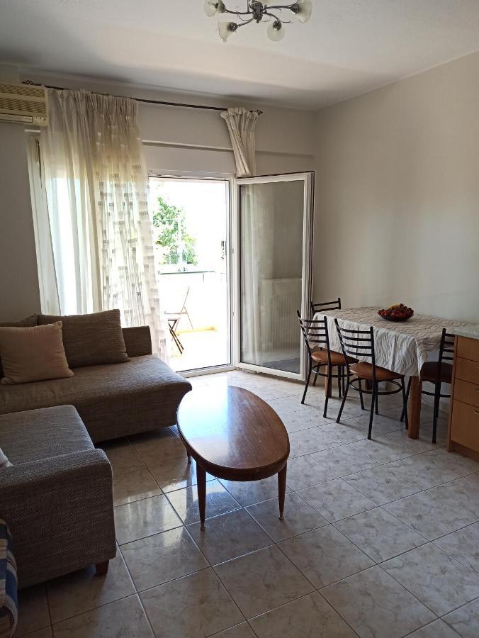 1 Bedroom Apartment In Nea Kallikrateia Екстер'єр фото